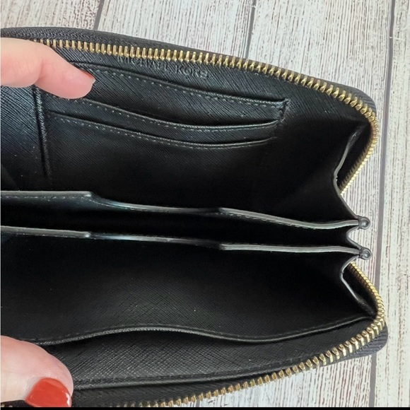 Michael Kors Black Glossy Python Embossed Leather Jet Set Zip Around Wallet - Picture 6 of 6